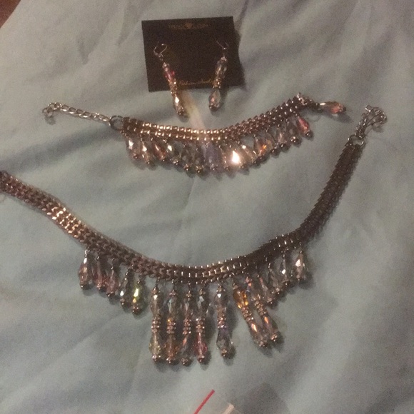 Jewelry - Picture 1 of 1